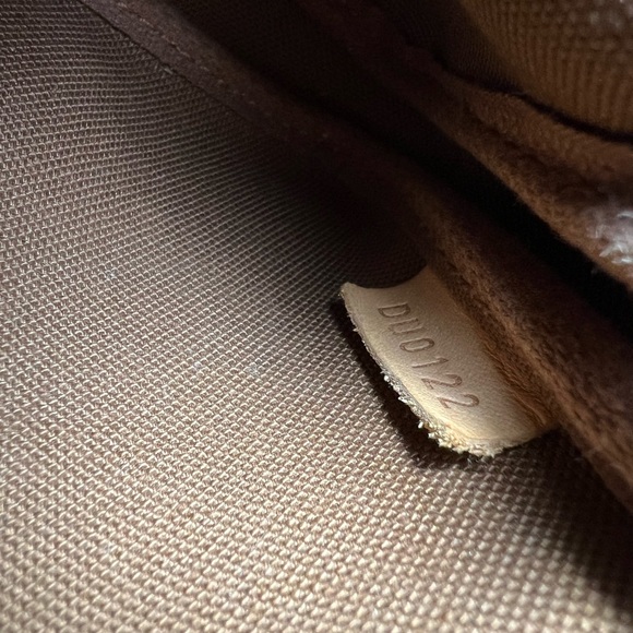 ❣️❣️❣️SOLD on IG❣️❣️❣️ mini pochette monogram - Picture 6 of 16